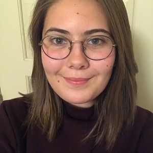 Meet your Posher, Nicole